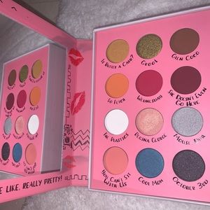 Too Faced Makeup - Mean Girls Burn Book Palette Too Faced Makeup - Mean Girls Burn Book Palette